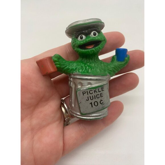 Vintage 80s Tara Toys Sesame Street Oscar the Grouch Figurine - Picture 9 of 9
